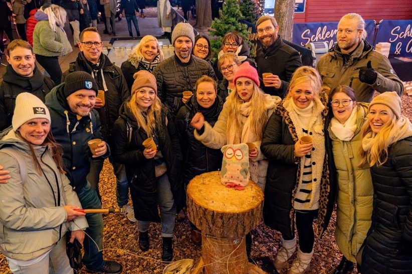 Company group celebrating at Schlemmen & Glühen